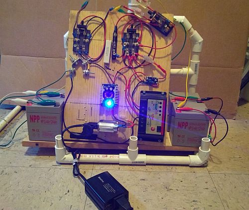 Image: The 100W Benitez-8 Self-Charging Power Plant is 5-by-5, here running the 90W laptop on the crackerbox 150W inverter...